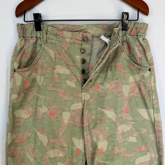 Amthropologie Pilcro The Arch Green Camo Floral Embroidery Barrel Crop Leg Pant - Picture 3 of 15